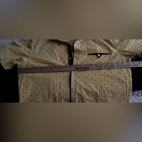 Perruzo Men's Yellow Short Sleeved Shirt with Navy Accent Colors - Picture 3 of 6